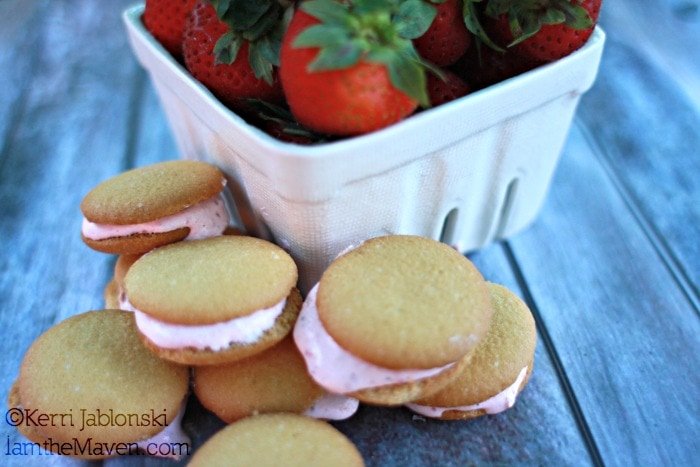 Summer Recipe Strawberry Sandwich Cookies